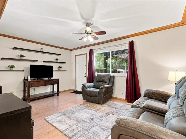 790 Abbottsfield Rd NW, Edmonton, AB T5W 4R4
