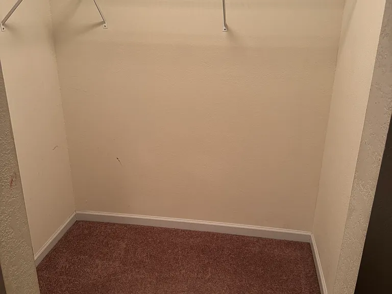 15464 Tyler Mill Dr — Photo 9