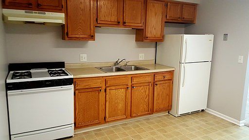 3rd image of 2329 30th St SW APT 202