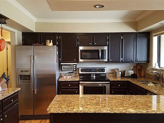 3rd image of 448 S Shorewood Dr