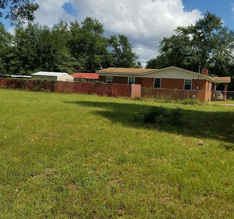 2nd image of 636 Hampton Ave NW
