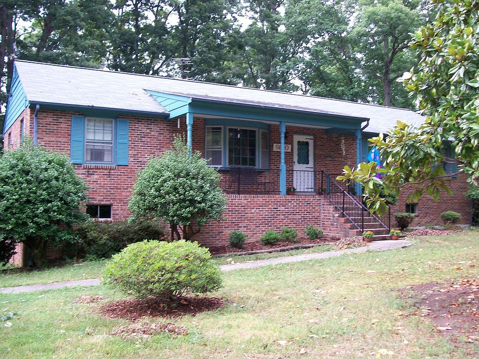 9810 Tuxford Road in Shenandoah