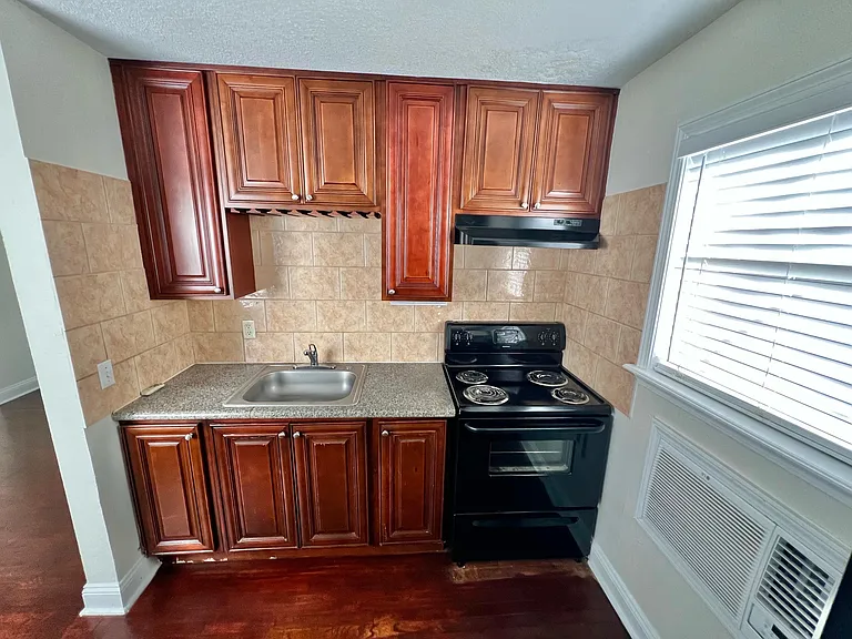 1612 Larue Ave — Photo 9