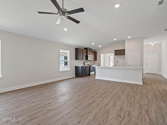 3rd image of 8509 HELMSLEY Boulevard
