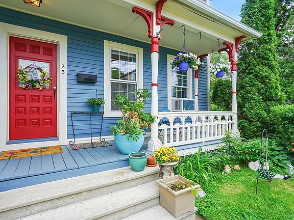 3rd image of 23 Oakes Ave