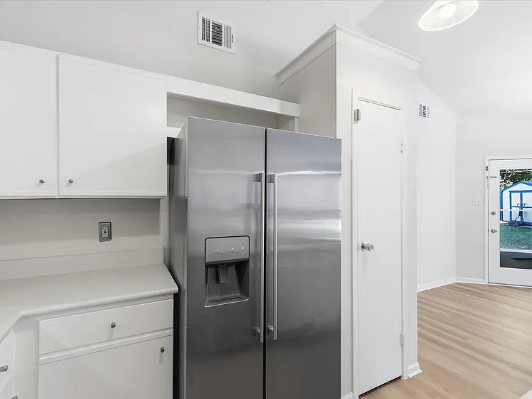 102 Pinyon Ln — Photo 3