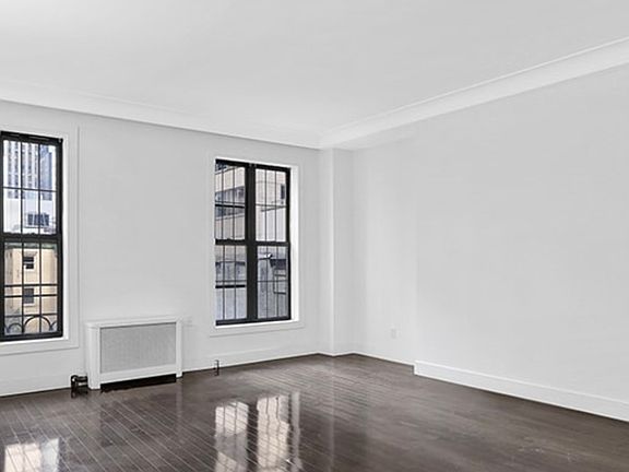 5th image of 15 W 55th St APT 3A