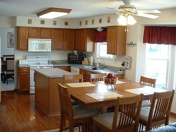 4th image of 3385 Darby Glen Blvd