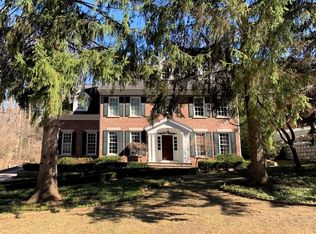 989 Aberdeen Dr, Ann Arbor, MI 48104