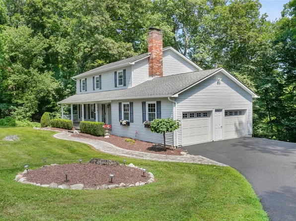 16 Pellbridge Drive, Hopewell Junction, NY 12533
