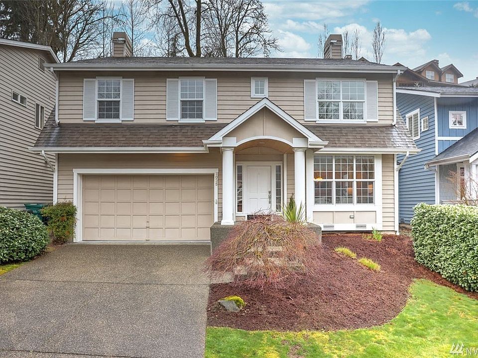 Meticulously maintained home located in picturesque neighborhood of The Foothills at Issaquah.