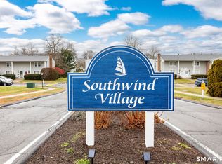 65 Carriage Dr #65, Milford, CT 06460