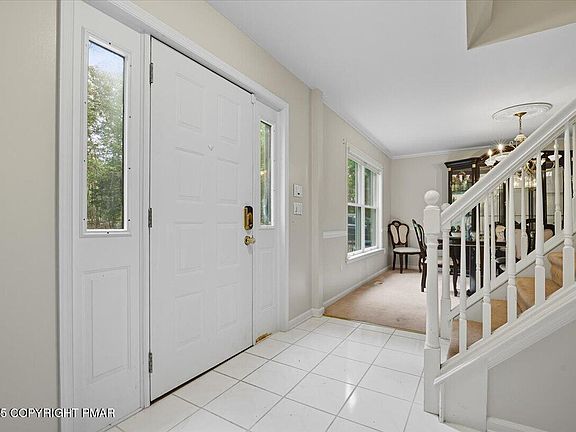 3rd image of 123 Greenwood Ct
