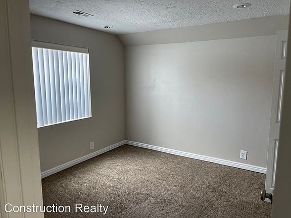 5th image of 5930 S Woodview Dr