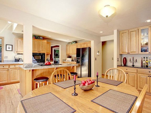 4th image of 16729 NE 166th St