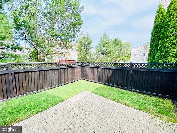 4th image of 122 Leeds Creek Cir