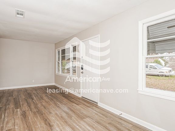 1214744_005_dining_room_14318098.jpg