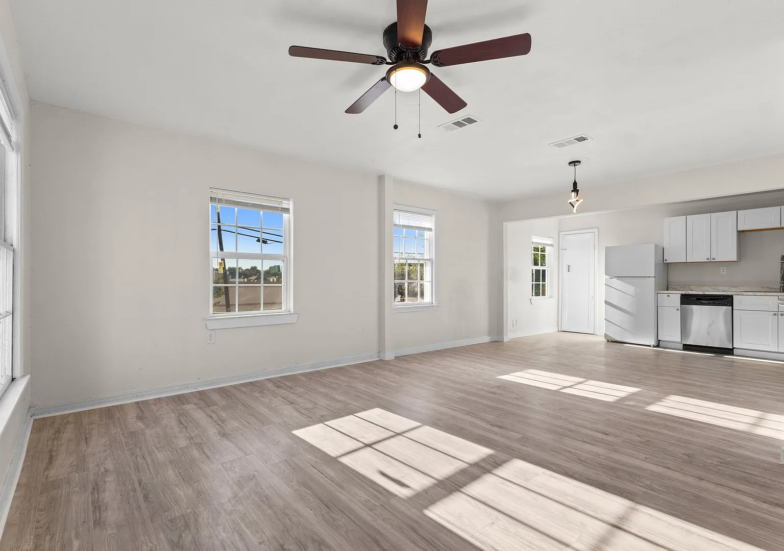 Charming Home in Prime Grand Prairie Location! — Photo 3