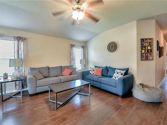 4th image of 74 Churchill Farms Dr