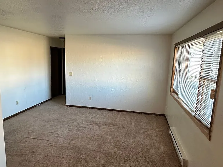 107 Brown Ave S — Photo 8