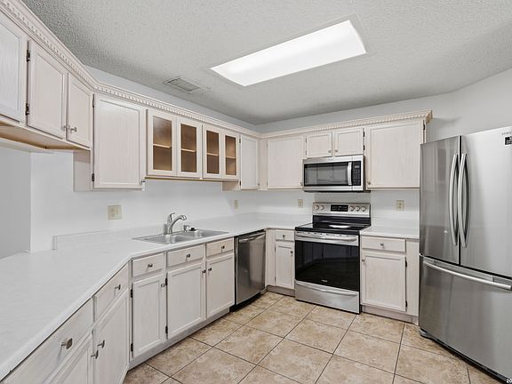 2nd image of 807 S Ellison