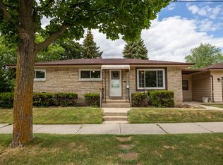 7926 W Wilbur Ave, Milwaukee, WI 53220