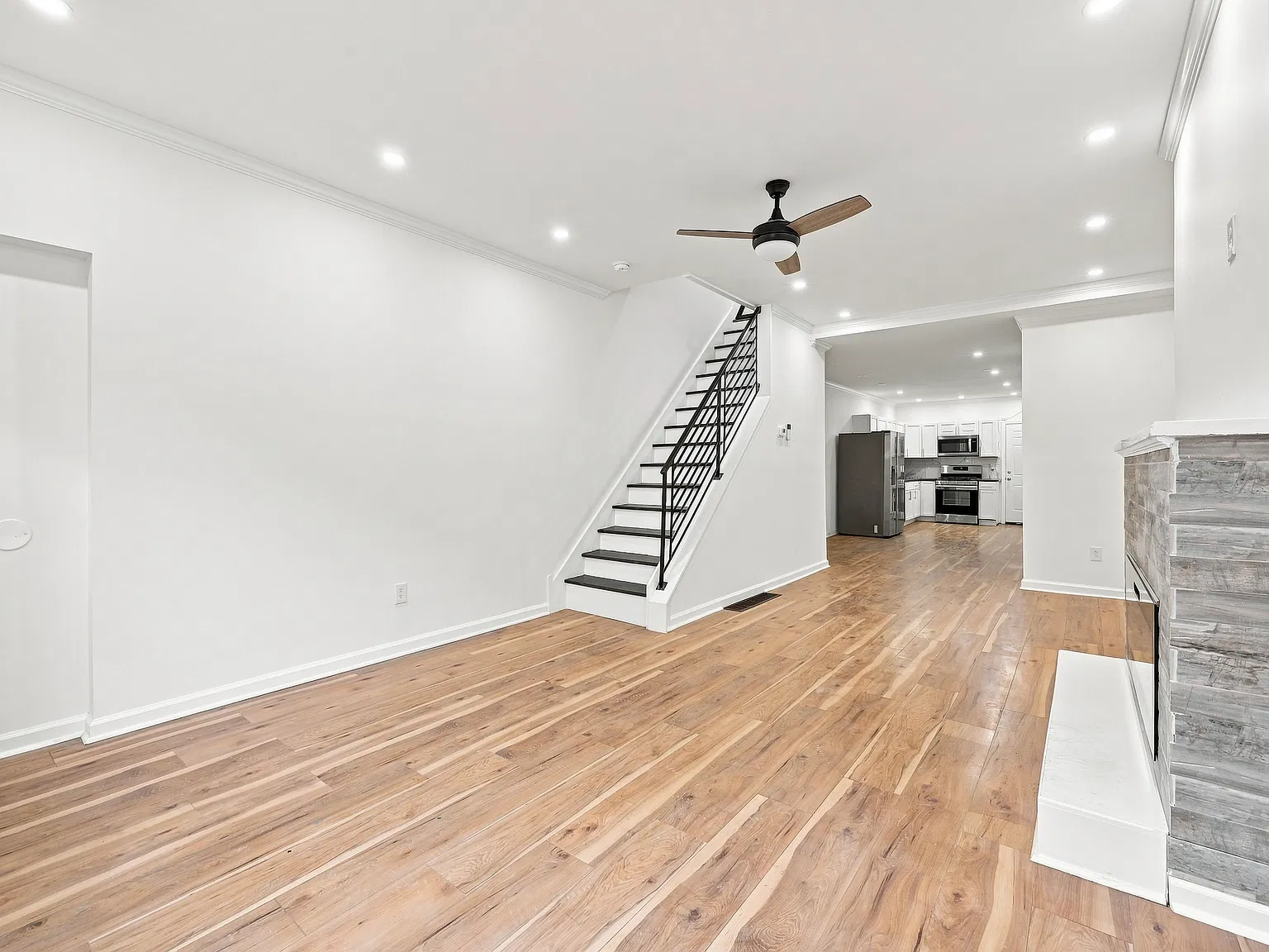 3 bed, 1320 sqft, $1,850 — Photo 3