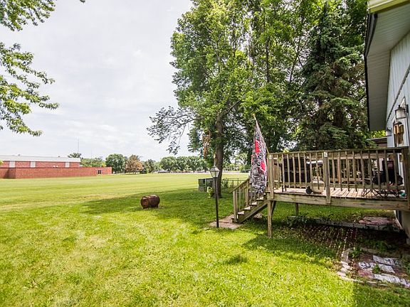 3rd image of 207 Fairview Dr