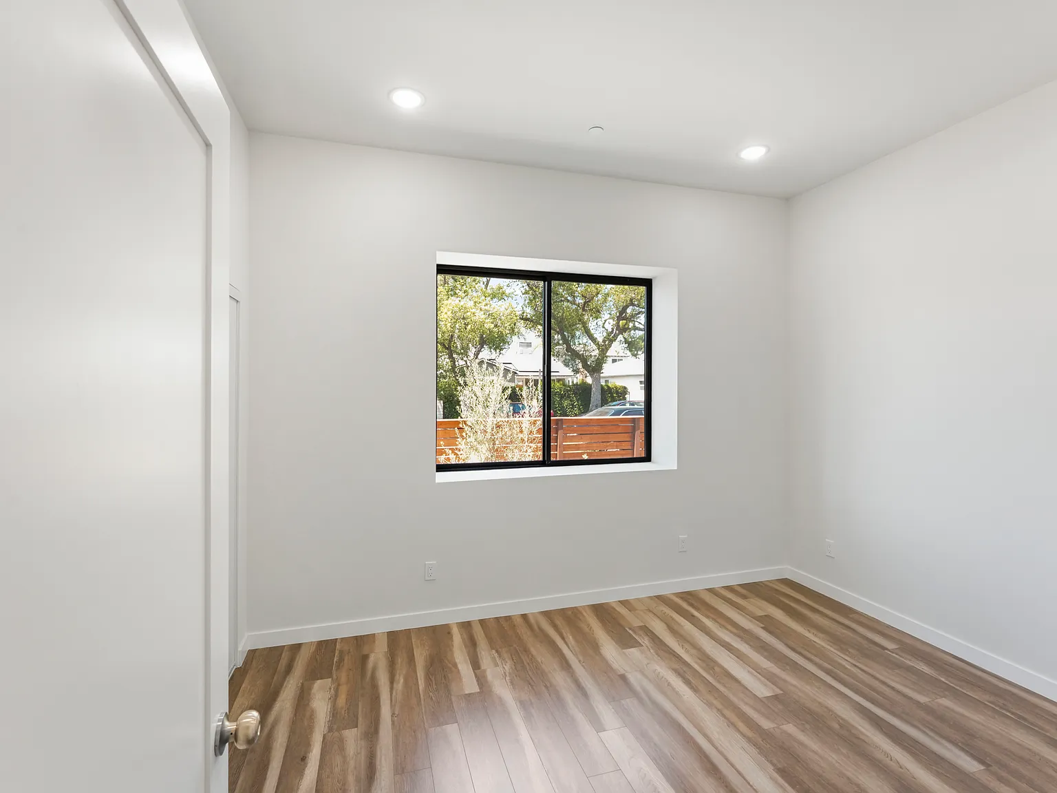3 bed, 1360 sqft, $3,950 — Photo 4