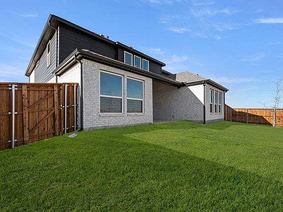 4th image of 3004 Fox Lake Dr