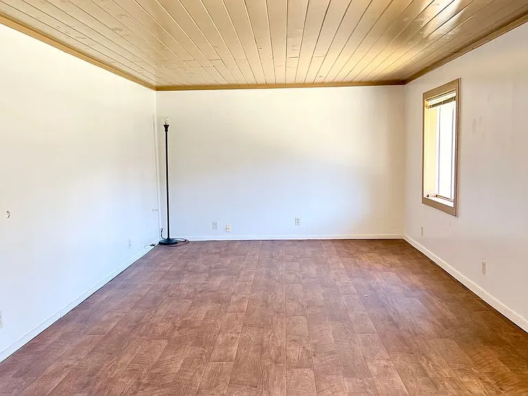 16420 Huron Dr — Photo 22