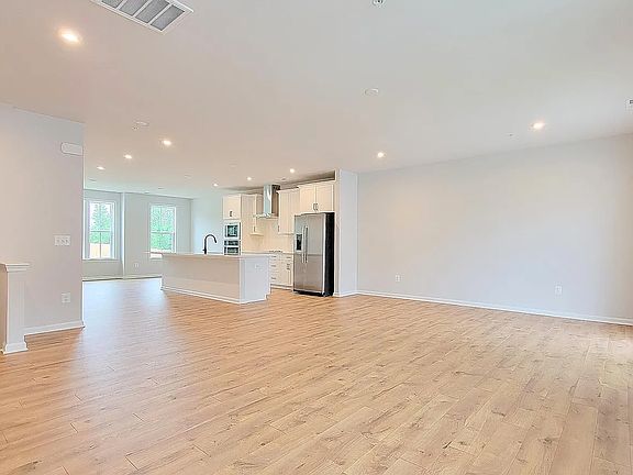 5th image of 9233 Magellan Pkwy #B