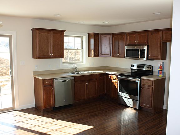 5th image of 5242 Oak Leaf Dr