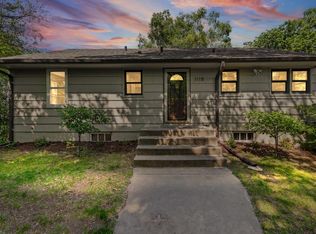 1115 W Medicine Lake Dr, Minneapolis, MN 55441