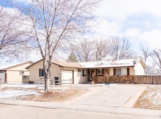 52 Normandy Cir, Pueblo, CO 81001