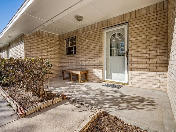 3rd image of 1205 Northview Dr