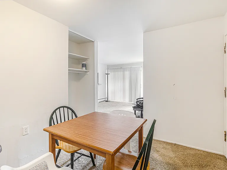 1327 Wilmot St #6 — Photo 2
