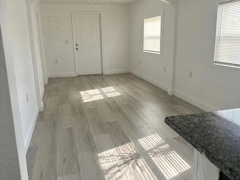 1527 NW 63rd St — Photo 18