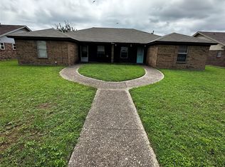 1112 N Nolan River Rd, Cleburne, TX 76033