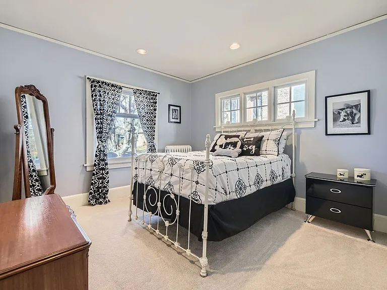 720 Josephine St — Photo 21