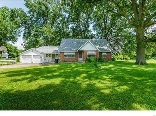 11734 Eckert Ln, Saint Louis, MO 63138