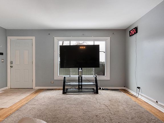 4th image of 339 Colony Green Dr