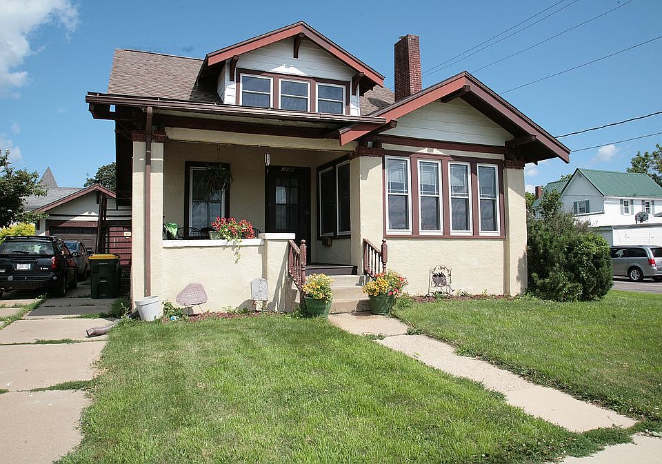 1145 Jefferson (3 bd, 2 ba)