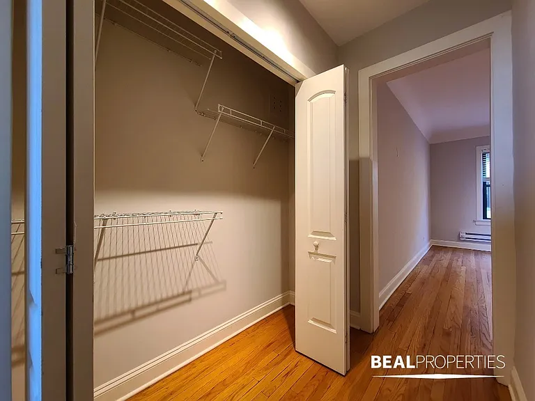 2325 N Rockwell St #B2 — Photo 11