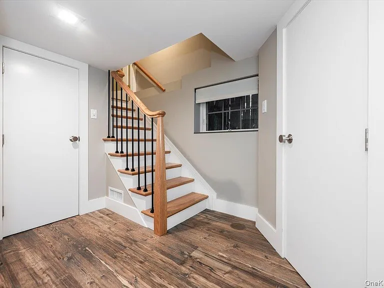 47 E Penn St — Photo 21