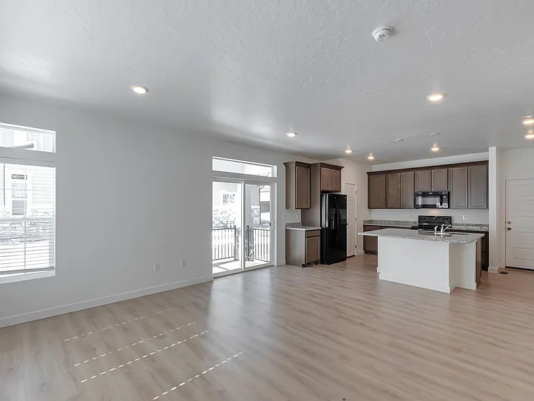 4259 W Dixon Way — Photo 3