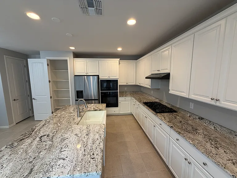 4138 E Jones St — Photo 21