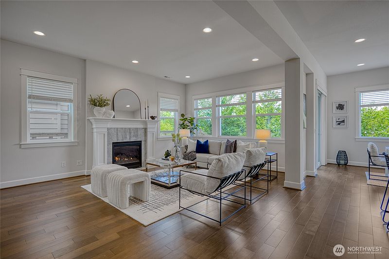 4th image of 480 6th Lane NE