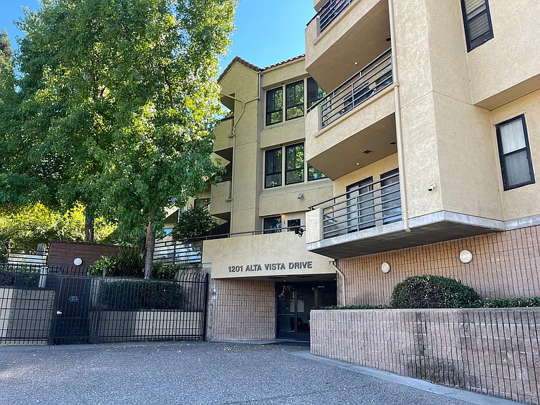 1201 Alta Vista Dr #206 — Photo 1