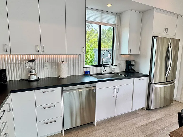 1333 Lake Dr — Photo 12
